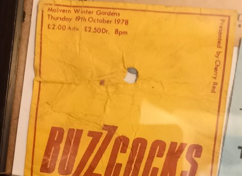 Buzzcocks love bites Tour